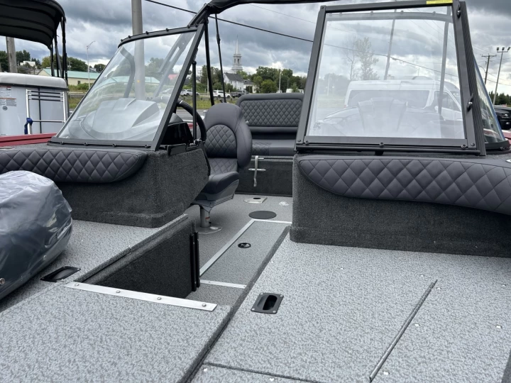 2026 LEGEND 17XT BLACK/CHILI PEPPER RED 