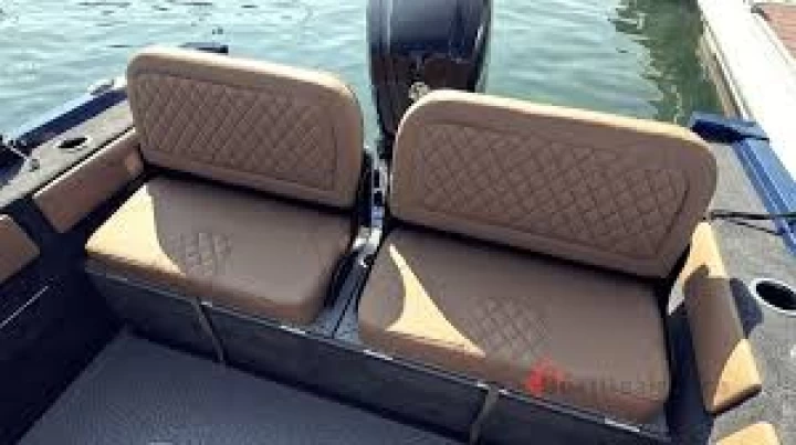 2026 LEGEND 18XT WHITE / SAPPHIRE BLUE ENSEMBLE SPORT COGNAC