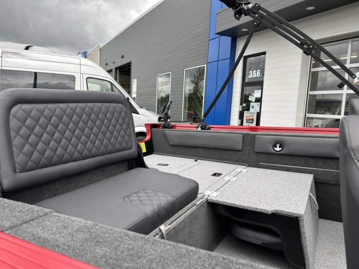 2026 LEGEND 17XT BLACK/CHILI PEPPER RED 