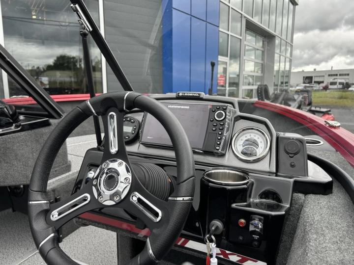 2026 LEGEND 17XT BLACK/CHILI PEPPER RED 