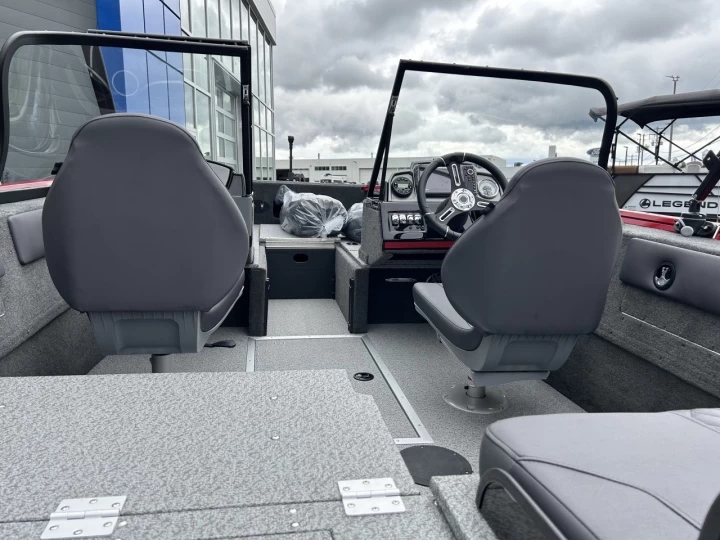 2026 LEGEND 17XT BLACK/CHILI PEPPER RED 