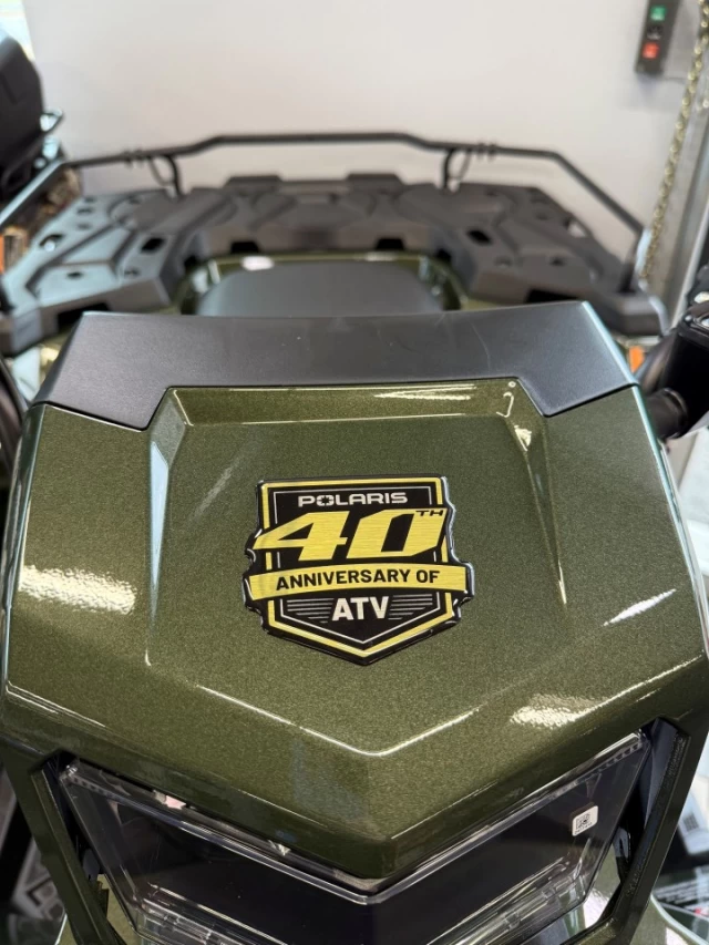 POLARIS SPORTSMAN 570 PREMIUM 40TH TREUIL INCLUS 2026