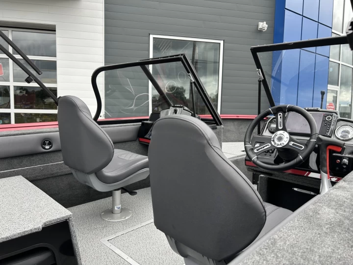 2026 LEGEND 17XT BLACK/CHILI PEPPER RED 